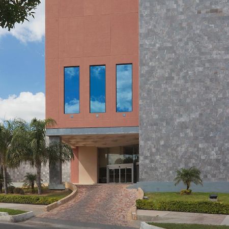 Best Western Plus Nuevo Laredo Inn & Suites Екстериор снимка