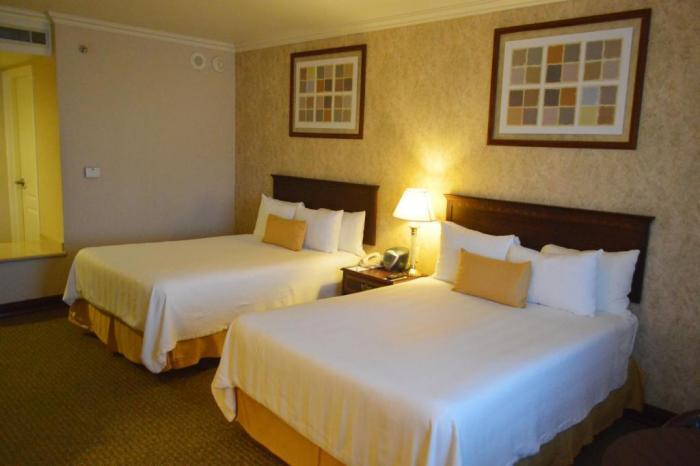 Best Western Plus Nuevo Laredo Inn & Suites Стая снимка