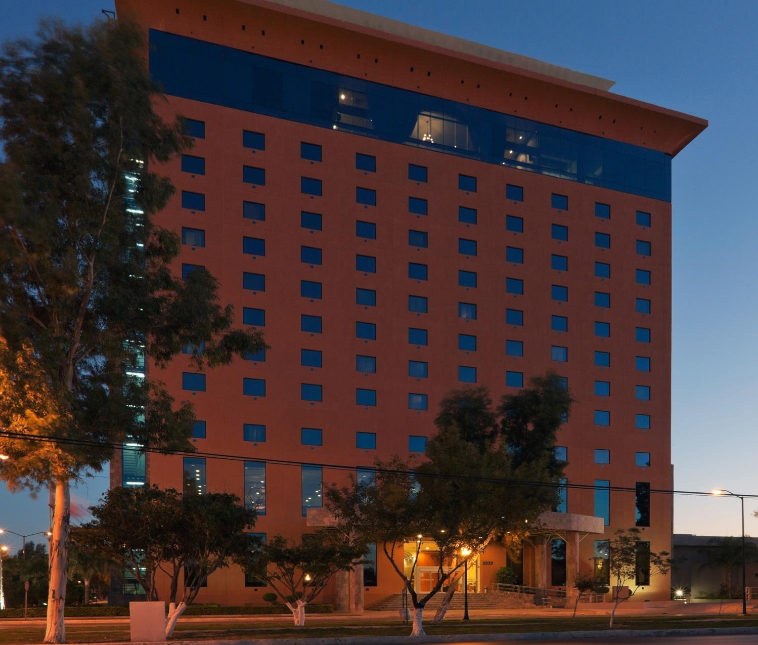Best Western Plus Nuevo Laredo Inn & Suites Екстериор снимка
